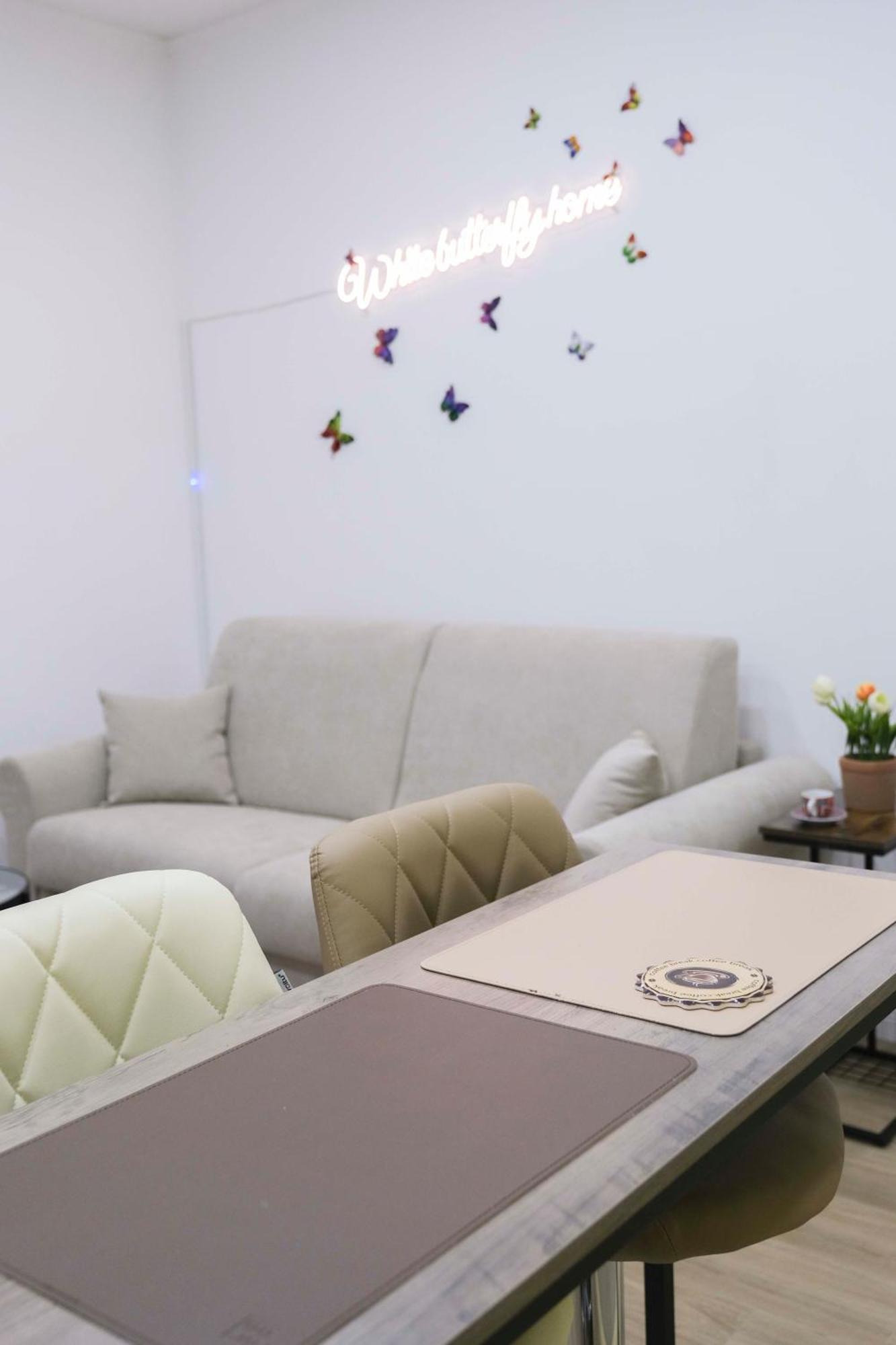 White Butterfly Home Napoli Eksteriør billede